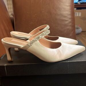 NWT NIB Pnina Tornai for Naturalizer Satin Bridal Mules with Rhinestone band 9W